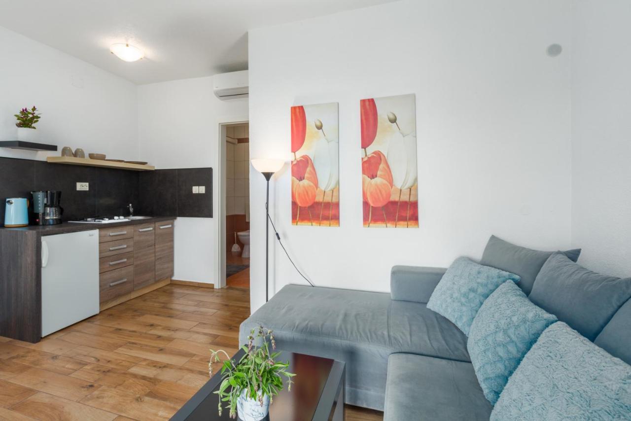 Apartments Zomzi Poreč Extérieur photo