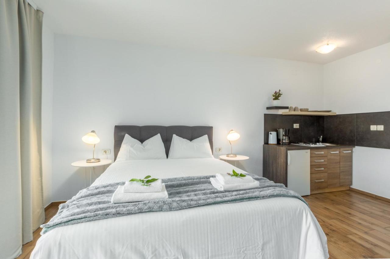 Apartments Zomzi Poreč Extérieur photo